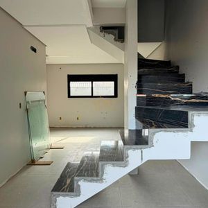Geminado com 106m², 3 dormitórios, 1 suíte, 1 vaga no bairro Praia da Cal em Torres para Comprar