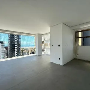 Apartamento com 83m², 2 dormitórios, 1 suíte, 2 vagas no Mirage em Torres para Comprar