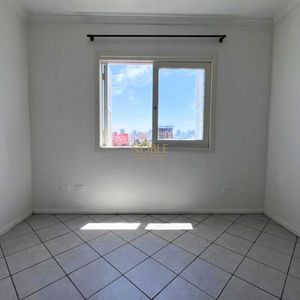 Apartamento com 140m², 3 dormitórios, 1 suíte, 1 vaga no Residencial Veneza em Torres para Comprar