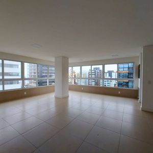 Apartamento com 109m², 3 dormitórios, 1 suíte, 1 vaga no San Pietro em Torres para Comprar