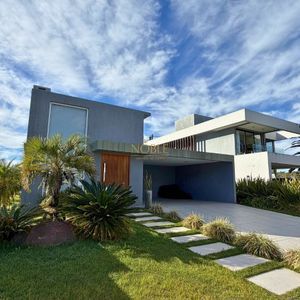 Casa de Condomínio com 233m², 3 dormitórios, 3 suítes, 2 vagas no Reserva das Águas em Torres para Comprar
