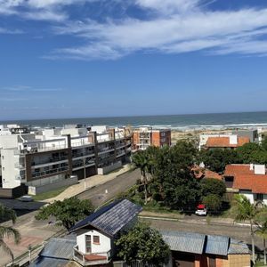 Apartamento com 186m², 3 dormitórios, 1 suíte, 2 vagas no Debret em Torres para Comprar