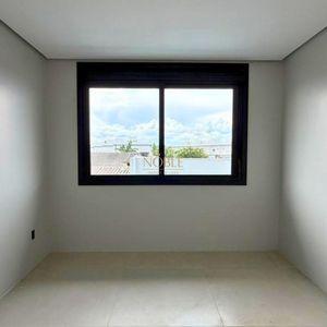 Casa com 284m², 4 dormitórios, 1 suíte, 2 vagas no bairro Igra Sul em Torres para Comprar