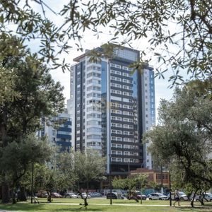 Apartamento com 144m², 3 dormitórios, 3 suítes, 2 vagas no Montalcino em Torres para Comprar
