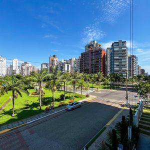 Apartamento com 131m², 3 dormitórios, 3 suítes, 1 vaga no Ilha de Córsica em Torres para Comprar