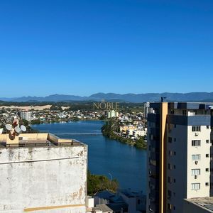 Apartamento com 166m², 3 dormitórios, 3 suítes, 2 vagas no La Vistara em Torres para Comprar