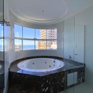 Apartamento com 232m², 4 dormitórios, 4 suítes, 2 vagas no Estevanell em Torres para Comprar
