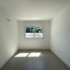 Apartamento com 84m², 2 dormitórios, 1 suíte, 1 vaga no Residencial Acrópole em Torres para Comprar