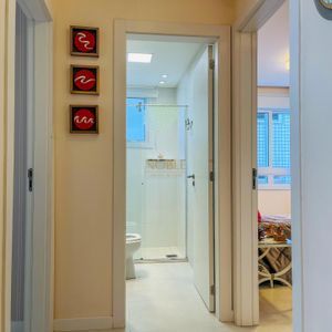 Apartamento com 84m², 2 dormitórios, 1 suíte, 2 vagas no Dom Raphael em Torres para Comprar