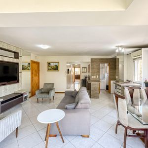 Apartamento com 92m², 2 dormitórios, 1 suíte, 1 vaga no Solar da Praça em Torres para Comprar