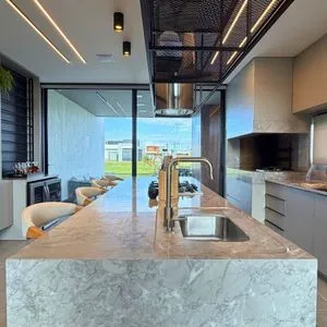 Casa de Condomínio com 277m², 3 dormitórios, 3 suítes, 2 vagas no Reserva das Águas em Torres para Comprar