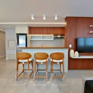 Apartamento com 77m², 2 dormitórios, 1 suíte, 2 vagas no Maui Residencial em Torres para Comprar