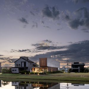 Casa de Condomínio com 244m², 4 dormitórios, 4 suítes, 2 vagas no Condomínio Ilhas Park em Torres para Comprar