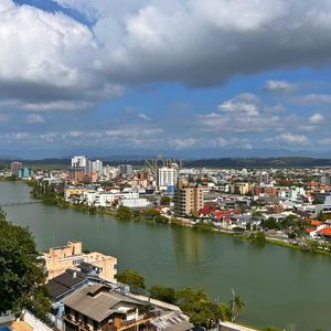 Cobertura com 306m², 4 dormitórios, 2 suítes, 2 vagas no Residencial Furnas em Torres para Comprar