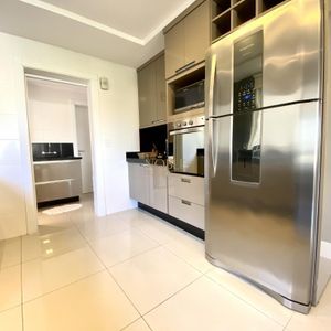 Apartamento com 249m², 4 dormitórios, 4 suítes, 3 vagas no Graziela em Torres para Comprar