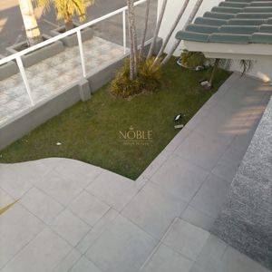 Sobrado com 350m², 5 dormitórios, 1 suíte, 4 vagas no bairro Centro em Torres para Comprar