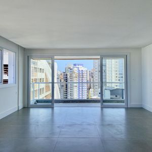 Apartamento com 140m², 3 dormitórios, 3 suítes, 2 vagas no Di milano em Torres para Comprar