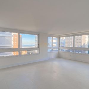 Apartamento com 130m², 3 dormitórios, 1 suíte, 2 vagas no Monterrey em Torres para Comprar