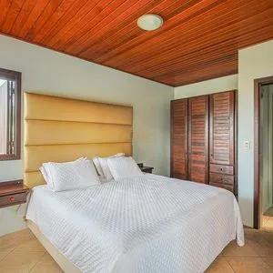 Casa, 4 dormitórios, 1 suíte, 2 vagas no bairro Itapeva Norte em Torres para Comprar