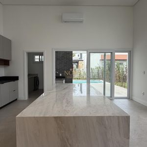 Casa de Condomínio com 220m², 3 dormitórios, 3 suítes, 2 vagas no Vilas do Mar em Passo de Torres para Comprar