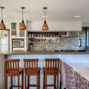 Apartamento com 124m², 3 dormitórios, 3 suítes, 2 vagas no Lê Classic em Torres para Comprar