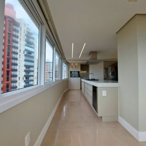 Apartamento com 134m², 3 dormitórios, 1 suíte, 2 vagas no Cortemaggiore em Torres para Comprar