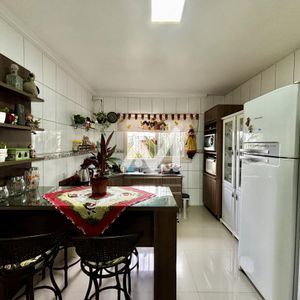 Casa e 2 dormitórios no bairro Bom Pastor em Lajeado para Comprar