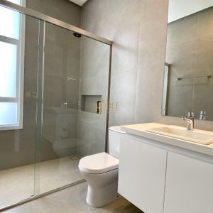 Casa de Condomínio com 290m², 4 dormitórios, 2 suítes, 2 vagas no Ocean Side em Torres para Comprar