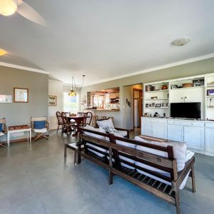 Apartamento com 131m², 3 dormitórios, 3 suítes, 1 vaga no Ilha de Córsica em Torres para Comprar