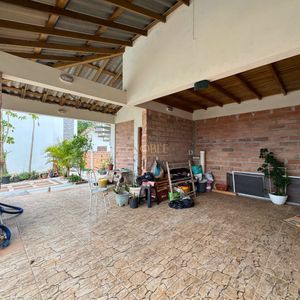 Casa com 180m², 3 dormitórios, 2 suítes, 2 vagas no bairro Caravelle em Passo de Torres para Comprar