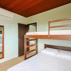 Casa, 4 dormitórios, 1 suíte, 2 vagas no bairro Itapeva Norte em Torres para Comprar