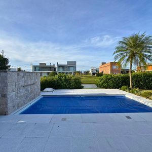 Casa de Condomínio com 187m², 3 dormitórios, 1 suíte, 4 vagas no Reserva das Águas em Torres para Comprar