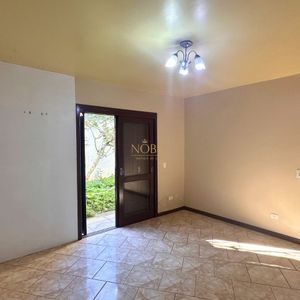 Casa com 420m², 5 dormitórios, 3 suítes, 1 vaga no bairro Centro em Torres para Comprar