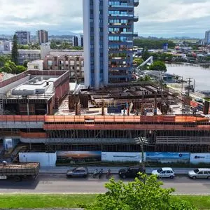Cobertura com 465m², 4 dormitórios, 4 suítes, 2 vagas no Legend em Torres para Comprar