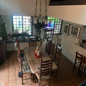 Casa com 247m², 5 dormitórios, 3 suítes, 3 vagas no bairro Praia Grande em Torres para Comprar