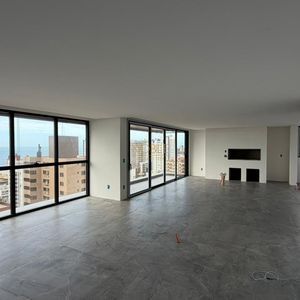 Apartamento com 165m², 3 dormitórios, 3 suítes, 3 vagas no Vanguard em Torres para Comprar