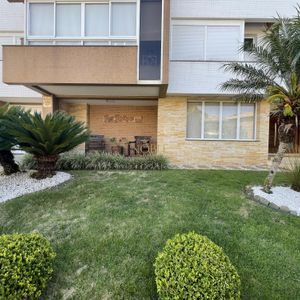 Cobertura com 130m², 2 dormitórios, 1 suíte, 2 vagas no Riviere em Torres para Comprar