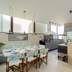 Cobertura com 220m², 3 dormitórios, 3 suítes, 2 vagas no Dona Iris em Torres para Comprar