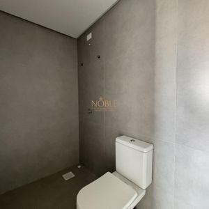 Apartamento com 77m², 2 dormitórios, 1 suíte, 1 vaga no Maui Residencial em Torres para Comprar