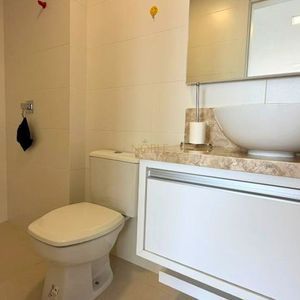 Apartamento com 65m², 2 dormitórios, 1 suíte, 1 vaga no Del Porto em Torres para Comprar