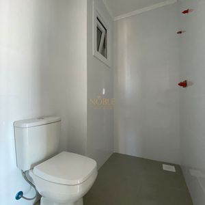 Apartamento com 88m², 2 dormitórios, 1 suíte, 2 vagas no Residencial Acrópole em Torres para Comprar