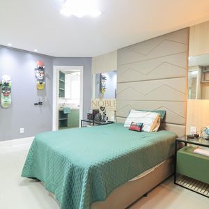 Apartamento com 249m², 4 dormitórios, 4 suítes, 2 vagas no Graziela em Torres para Comprar