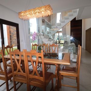 Casa de Condomínio com 301m², 4 dormitórios, 4 suítes, 2 vagas no Reserva das Águas em Torres para Comprar