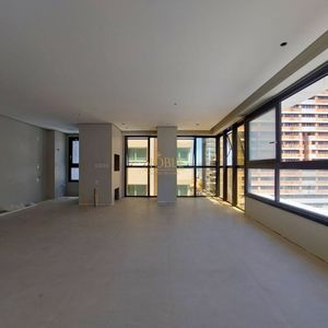 Apartamento com 114m², 3 dormitórios, 1 suíte, 2 vagas no Titanium em Torres para Comprar
