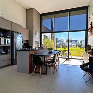 Casa de Condomínio com 175m², 3 dormitórios, 3 suítes, 2 vagas no Reserva das Águas em Torres para Comprar