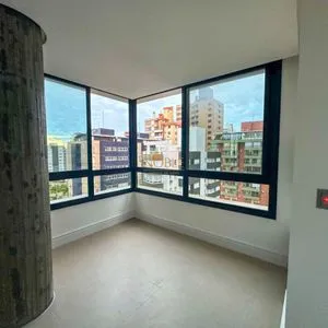 Apartamento com 97m², 2 dormitórios, 2 suítes, 2 vagas no Praça Quatro em Torres para Comprar