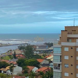 Cobertura com 380m², 5 dormitórios, 3 suítes, 3 vagas no Firenze em Torres para Comprar