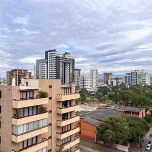 Apartamento com 110m², 3 dormitórios, 1 suíte, 1 vaga no Yokohama em Torres para Comprar