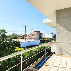 Casa de Condomínio com 440m², 5 dormitórios, 5 suítes, 2 vagas no Ocean Side em Torres para Comprar