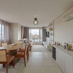 Apartamento com 99m², 3 dormitórios, 1 suíte, 2 vagas no Victória em Torres para Comprar